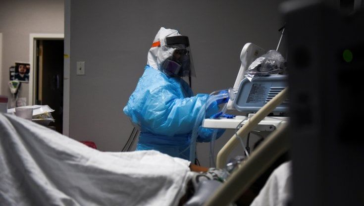 Coronavirus nel mondo, contagi in aumento nel Regno Unito. "Fuori controllo negli Usa"