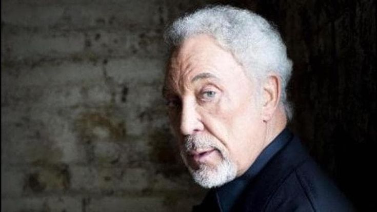 Tom Jones licenziato come giudice da The Voice Uk: “Non ho deciso io, volevo continuare”