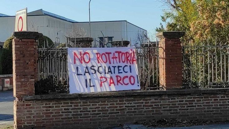Modena, il nuovo polo logistico di Conad divide la città. Proteste e intimidazioni al sindaco