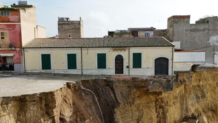 Niscemi, gli scrittori si mobilitano per la biblioteca sull’orlo del baratro