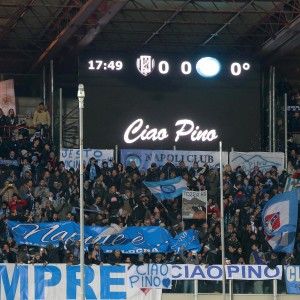 Napoli, tutto esaurito per la Juve, in una notte di calcio ed emozioni dedicata a Pino Daniele