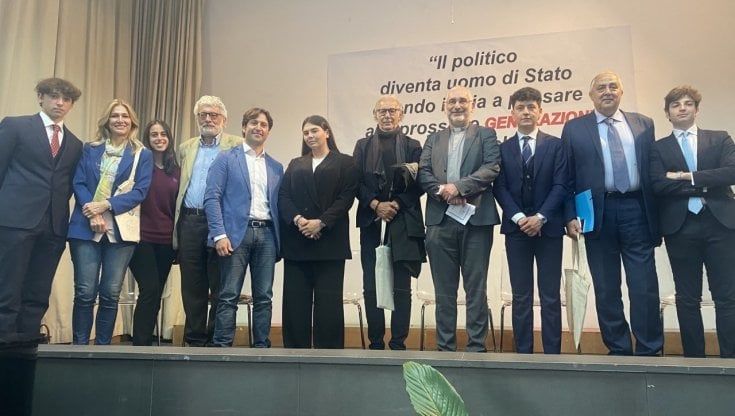 La disfida dei candidati a casa dei gesuiti. Lagalla incalzato dagli studenti, Ferrandelli parla di Churchill