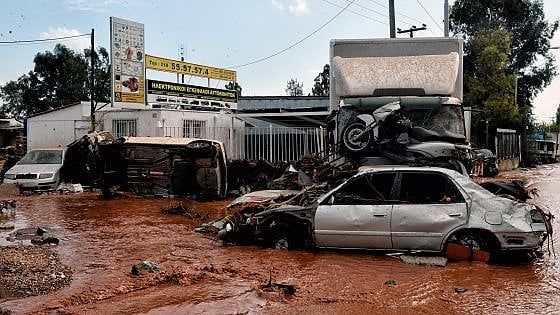 Grecia, inondazioni e piogge torrenziali: il maltempo fa almeno 14 vittime  