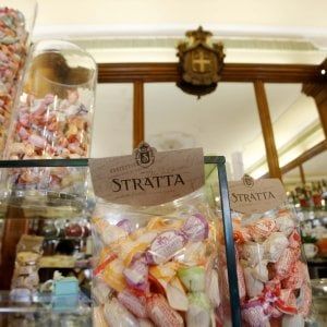 Confetteria Stratta, da Cavour a oggi i bonbon più amati
