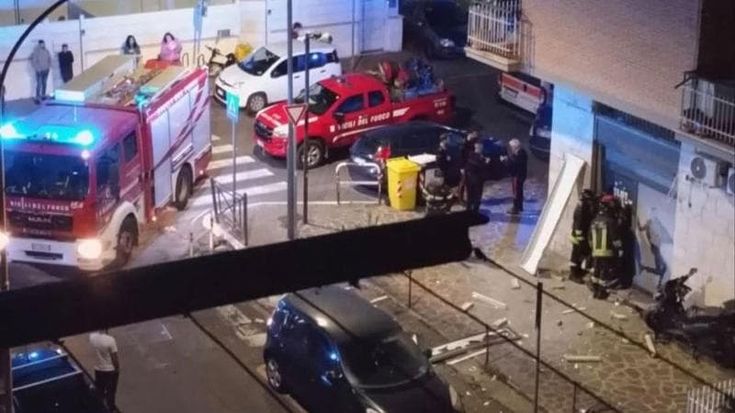 Bomba carta davanti a un centro scommesse: paura a Ciampino, è il settimo ordigno a ottobre