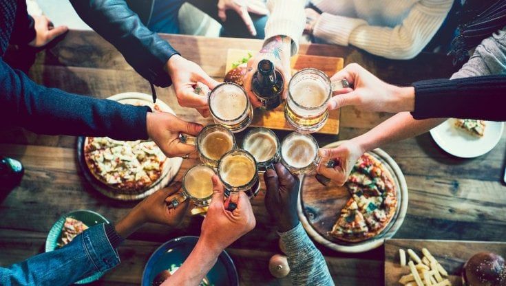 La convivialità contemporanea: leggerezza e buona compagnia