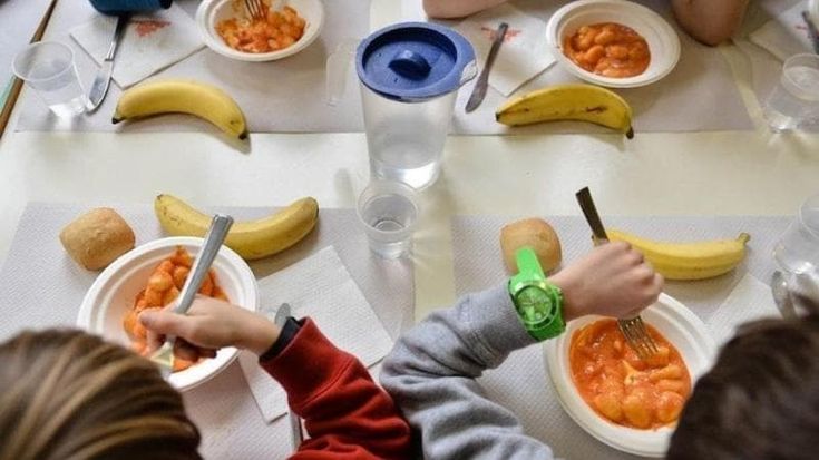Sciopero della ristorazione collettiva: a scuola con il panino. I sindacati denunciano: “Alla mensa del Maggiore obbligati a lavorare”