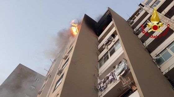 Catania: vigili del fuoco derubati mentre domano un incendio. Salvini: “Serve un’aggravante per questi reati”
