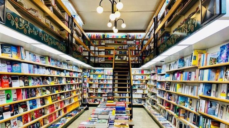 Bonus librerie agli under 35: fino a 25mila euro per digitalizzazione, lavori e corsi. Come funziona
