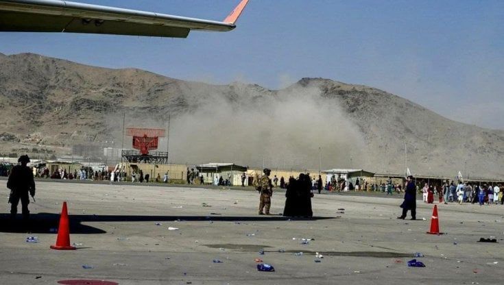 Kabul, l'appello disperato dei parenti dei desaparecidos dell'aeroporto: "Dateci notizie"