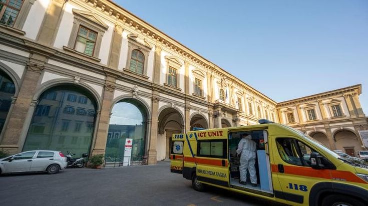 Firenze, ristoratrice rapinata e accoltellata di notte vicino alla stazione