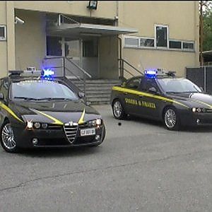 Mantova, ragioniera si gioca online mezzo milione di tasse dei clienti