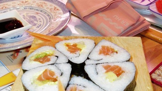 Monopattini elettrici, sushi ed estetista per uomo: ecco come cambiano i consumi degli italiani