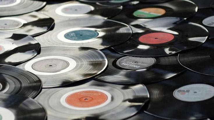Nel primo semestre 2026 +7,3% per il mercato italiano della musica, boom del vinile