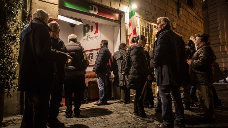 Pd, scontro a Roma sulle iscrizioni. I renziani: “Compravendita di tessere”