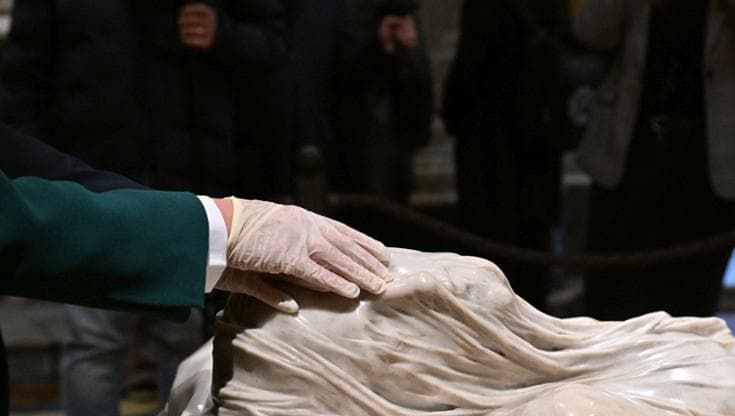 Per un giorno i non vedenti potranno toccare il Cristo Velato. L’anteprima: “Sento il chiodo”