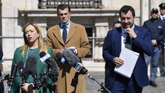 Coronavirus, fiducia del governo sul Cura Italia. Centrodestra: "Collaborazione? Una farsa"