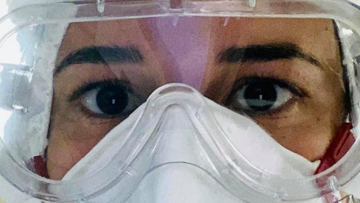Covid, lo sfogo della specializzanda del Policlinico di Bari: "Io ho visto i colleghi già stremati ma c'è chi ancora sminuisce il virus"