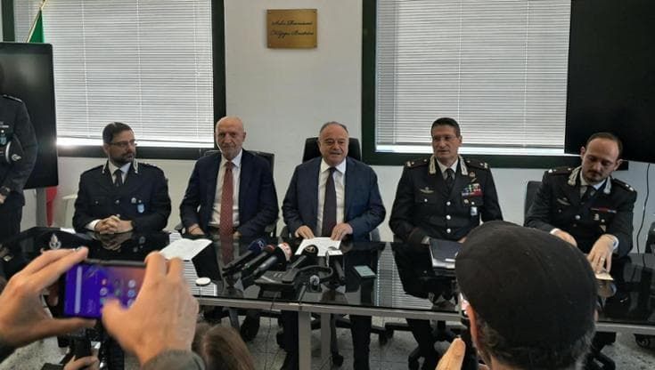 Traffico di droga organizzato dal carcere dai boss in streaming. Reti da pesca per fermare i droni