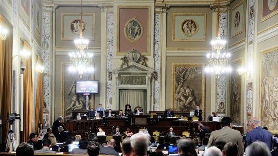 Vitalizi, i tagli solo in 10 regioni: assegno salvo per 1600
