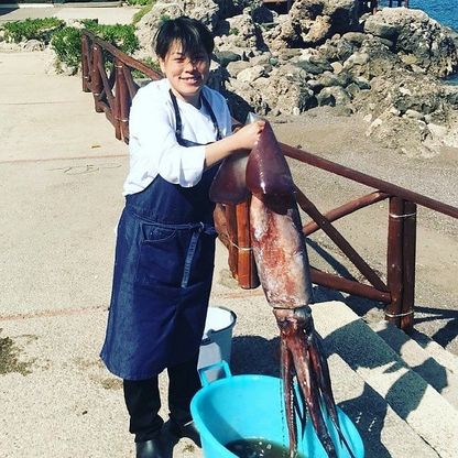 Un totano gigante sulla spiaggia di Vico Equense