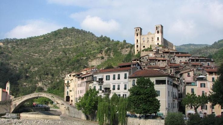 Dolceacqua in festa per il gemellaggio con il Principato di Monaco