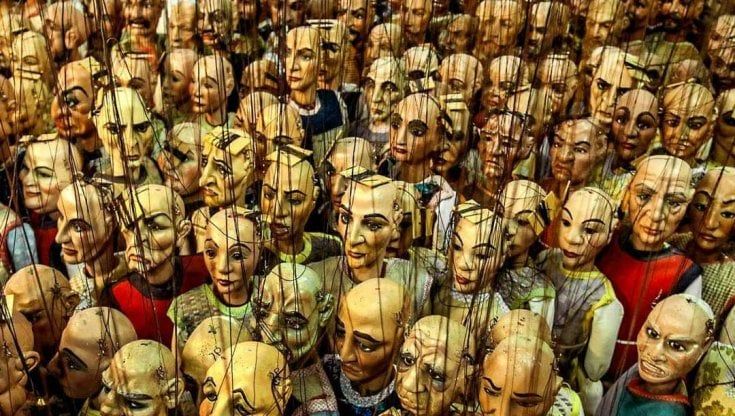 Viaggio nella storia di Colla & figli, la più grande e antica compagnia di marionette al mondo