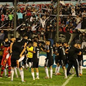 Argentina, il Riestra sale in B dopo la gara più corta di sempre