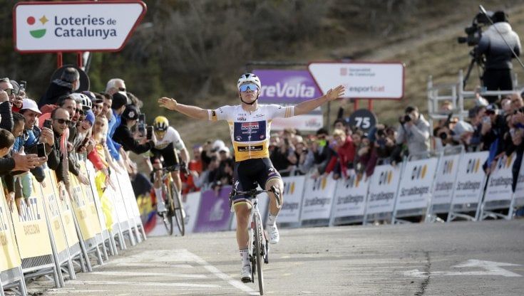 Ciclismo, Evenepoel batte in salita Roglic e Ciccone alla Volta Catalunya