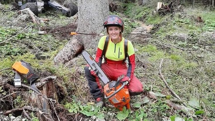 La prima donna a partecipare alla staffetta della Gara dei boscaioli: “Quando taglio un albero penso alla sua storia e lo rispetto”