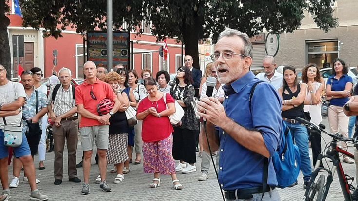 "Io, maestro sospeso perché mi ribello al registro elettronico. Così provo a tutelare i miei alunni più fragili”