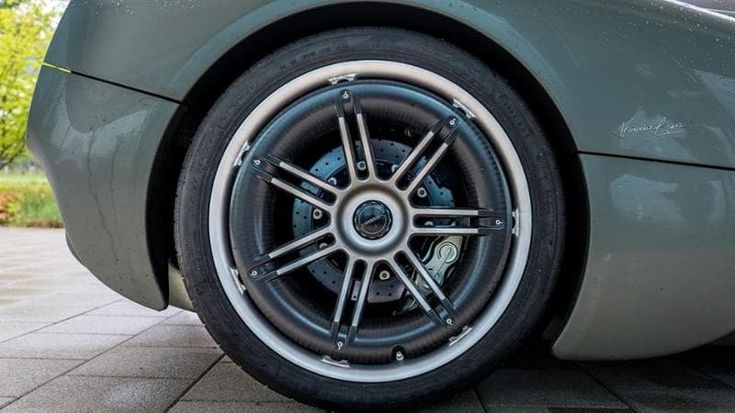 Pirelli Cyber Tyre, il viaggio dell’innovazione: 1.500 km sulla Pagani Utopia Roadster