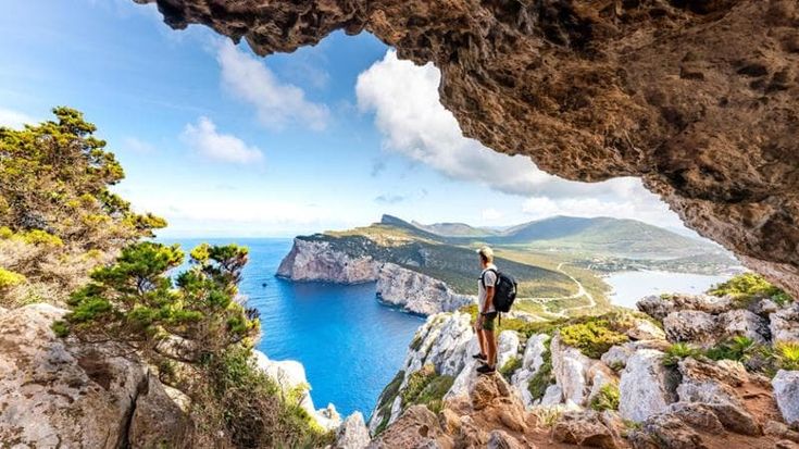 Estate 2024: le vacanze degli italiani tra advance booking e last minute