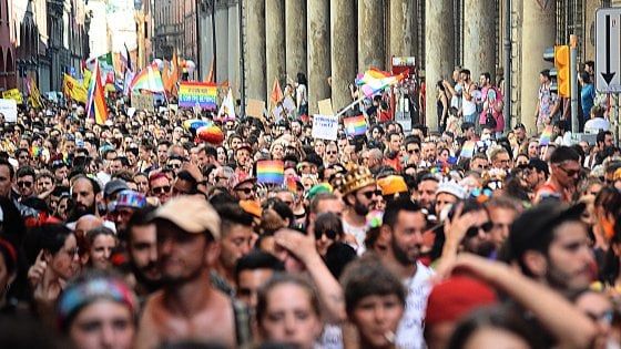 Arriva il  Pride a Bologna, ma diviso in due