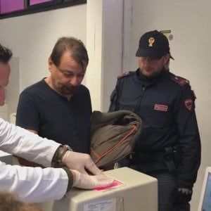 Battisti dal carcere: "Umiliato all'arrivo in Italia, non sono più quello di 40 anni fa"