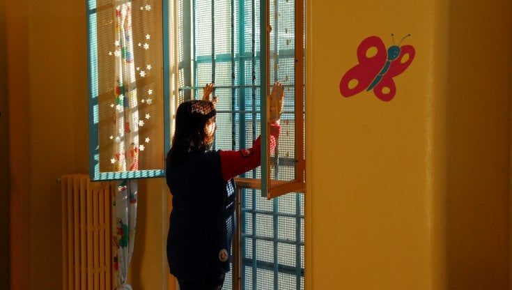 Nel carcere di San Vittore una donna incinta di due gemelli, la denuncia di Antigone: "Non c'è neanche un ginecologo per 90 detenute"