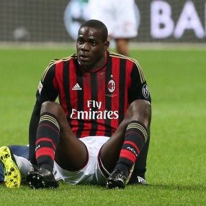 Balotelli litiga con un fotografo: intervengono i carabinieri