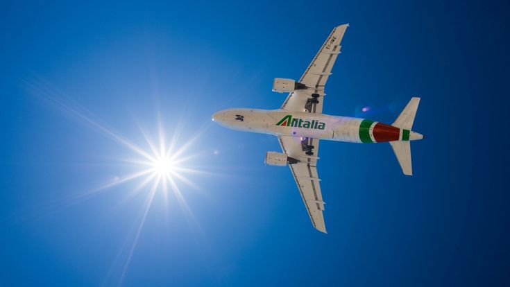 Alitalia, le ali restano bucate: profondo rosso con lo Stato azionista