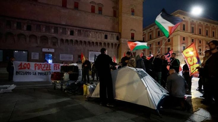 In piazza e nelle tende per Gaza: “A Bologna è mobilitazione permanente”