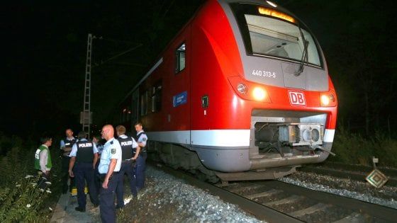 Germania, nella camera dell'aggressore del treno bandiera Is. "Radicalizzato in breve tempo"