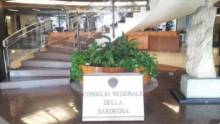 Covid, pranzo con politici in Sardegna: nella lista dei nomi medici, ingegneri e militari