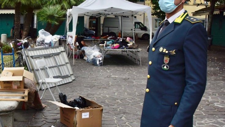 Livorno, spacciavano droga con la bimba in carrozzina 