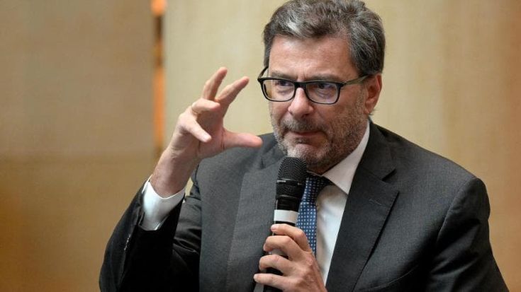 I tormenti di Giorgetti: “I tassi Bce e il debito si portano via la manovra”