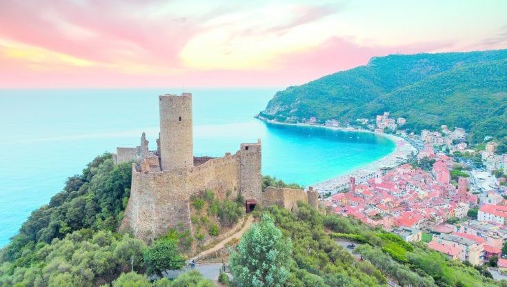 Paesaggio Italia. Ponente Ligure di pietra e mare