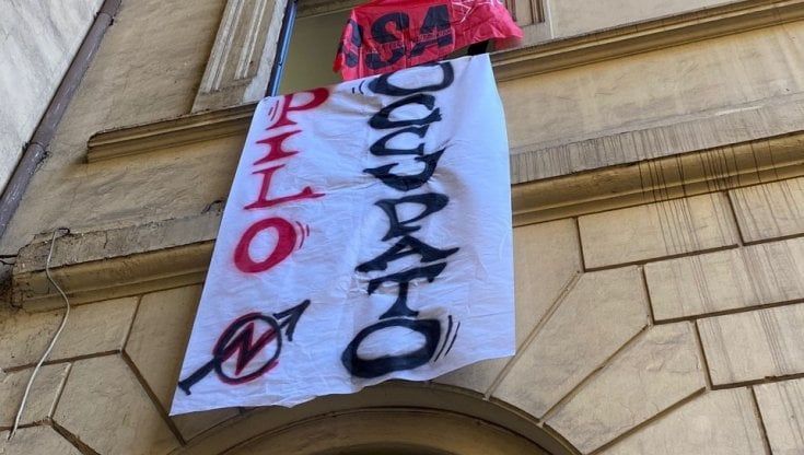 Scuola, dopo il Rossellini occupato anche il Pilo Albertelli. "Orari invivibili, crolli interni e allagamenti"