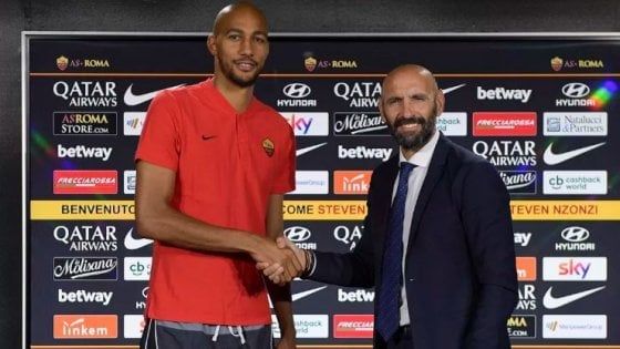 Roma, Nzonzi: "Qui per una nuova sfida". Monchi: "Siamo forti, non arriverà l'esterno"