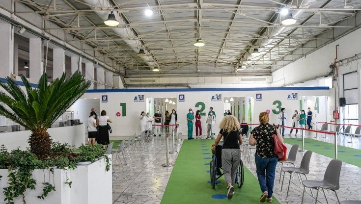 Campania: su 321 positivi, 82 casi di variante Delta