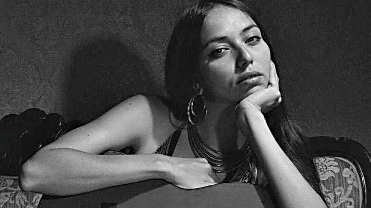 Morena Chiara: “Canto in strada con la chitarra e sogno un disco tutto mio”