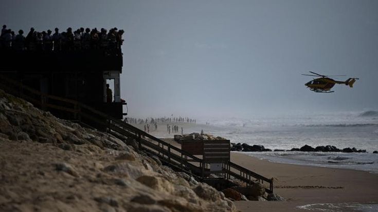 Francia, mareggiata monstre anticipa Erin: chiuse spiagge in tutta la costa atlantica