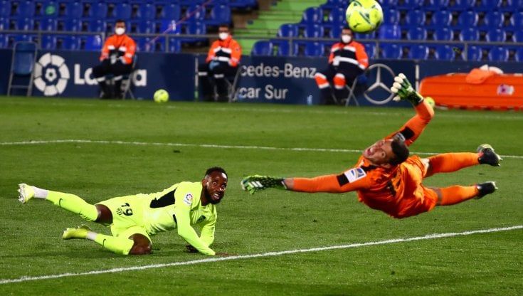 Atletico Madrid, paura per Dembelé: sviene in allenamento, poi si riprende